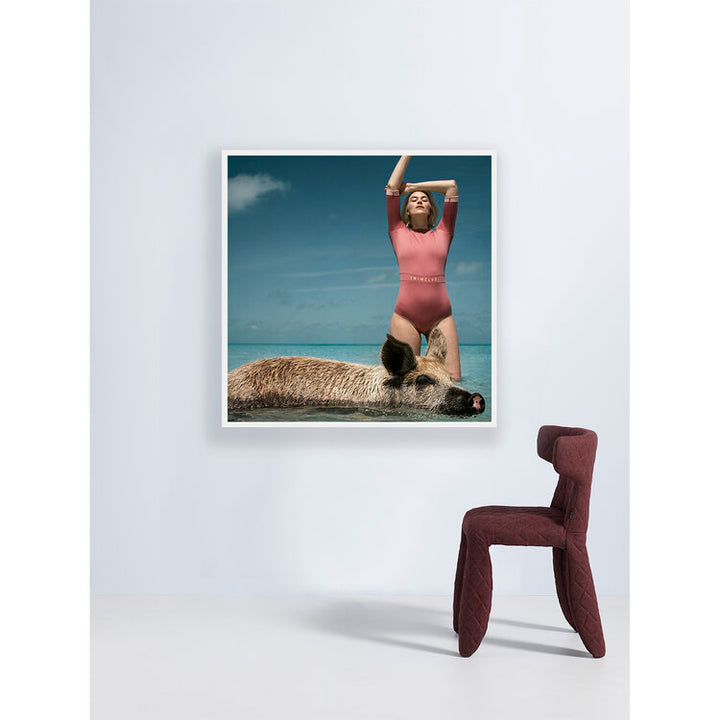 Annelie Vandendael is a photographer born in Belgium and raised in France. Inspired by the tendency of fashion photography to manipulate subjects and the human body, and believing that this process of falsifying feminine beauty is extremely damaging, she seeks to represent real, authentic people, keeping intact their imperfection.