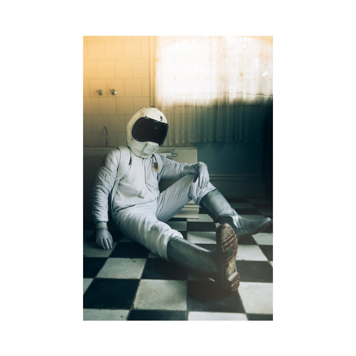 Daniel Anderson is not only an extremely accomplished Photographer, but an entirely intriguing artist. His mind is swarming with imagery that erupts constantly into ever evolving portraiture exploring human identity, emotion and existence.