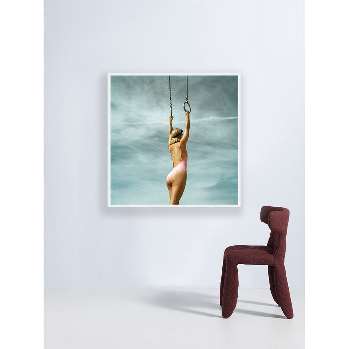 Annelie Vandendael is a photographer born in Belgium and raised in France. Inspired by the tendency of fashion photography to manipulate subjects and the human body, and believing that this process of falsifying feminine beauty is extremely damaging, she seeks to represent real, authentic people, keeping intact their imperfection.