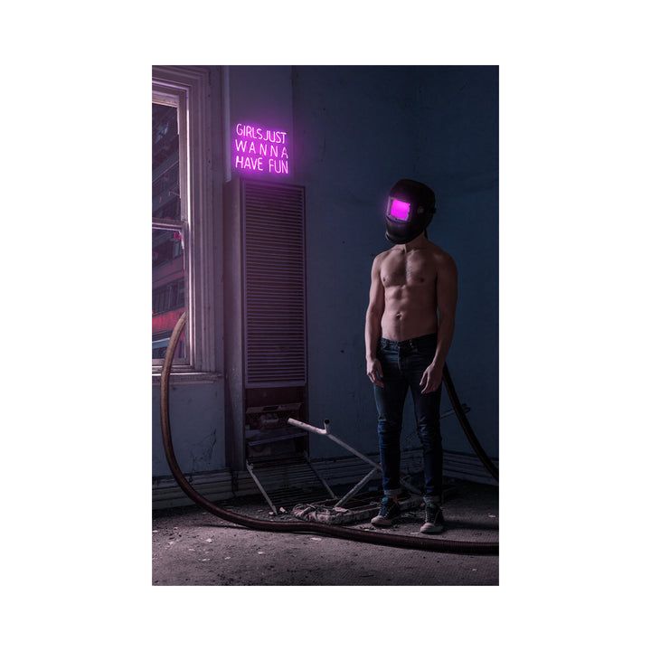 Daniel Anderson is not only an extremely accomplished Photographer, but an entirely intriguing artist. His mind is swarming with imagery that erupts constantly into ever evolving portraiture exploring human identity, emotion and existence.