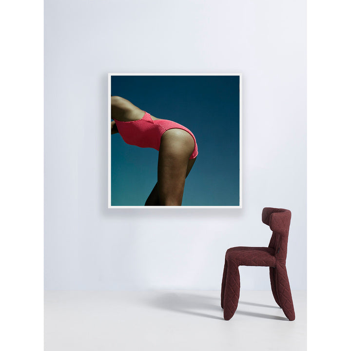 Annelie Vandendael is a photographer born in Belgium and raised in France. Inspired by the tendency of fashion photography to manipulate subjects and the human body, and believing that this process of falsifying feminine beauty is extremely damaging, she seeks to represent real, authentic people, keeping intact their imperfection.