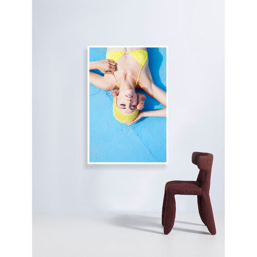Annelie Vandendael is a photographer born in Belgium and raised in France. Inspired by the tendency of fashion photography to manipulate subjects and the human body, and believing that this process of falsifying feminine beauty is extremely damaging, she seeks to represent real, authentic people, keeping intact their imperfection.